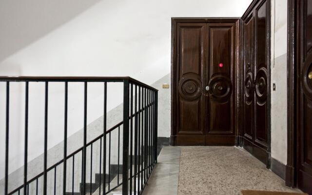 Elegant Apartment at Chiaia by Wonderful Italy