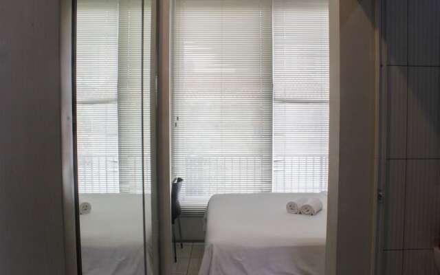 ZEN Rooms Kuningan Anggrek
