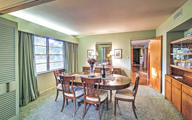 Mid-century Hideaway: Spacious Brownsville Home!