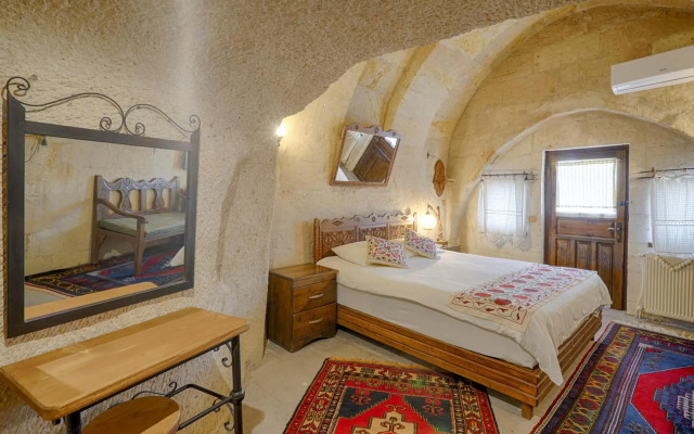 Tulip Cave Suites