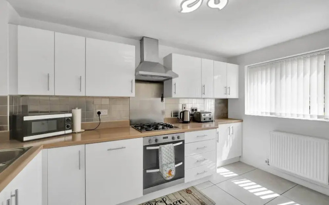 3 Bedroom and 2 Bath House with Balcony