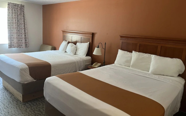 Regency Inn and Suites, Anoka