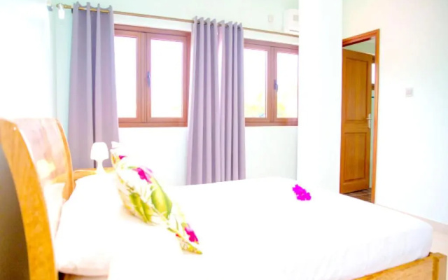 Apartment With one Bedroom in Au Cap, With Wonderful Mountain View, Enclosed Garden and Wifi - 100 m From the Beach
