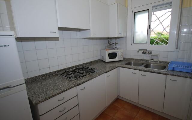 Cozy Apartment in Sant Feliu de Guíxols With Swimming Pool