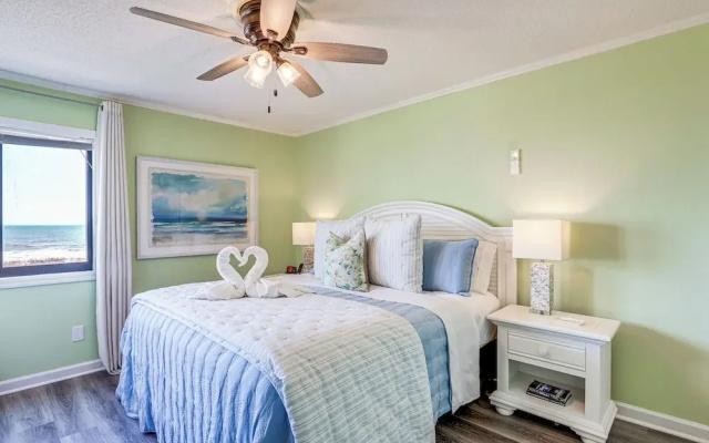 Scenic Oceanfront Condo in Myrtle Beach!