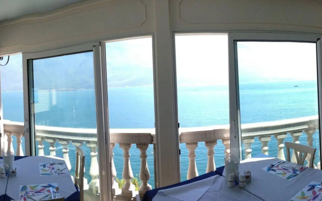 Villa Romantica