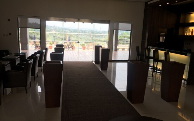 Golden Tulip Agulu Lake Hotel & Resort