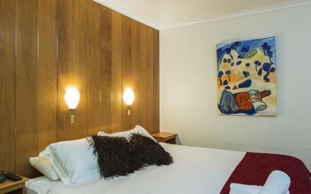 Trackers Falls Creek Lodge Accommodation