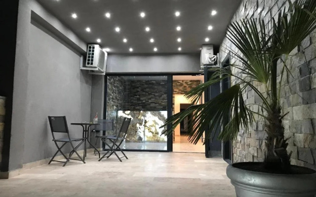 Mav Boutique Villa Cm