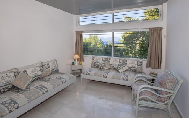Villa Dream View in Theologos by GHH