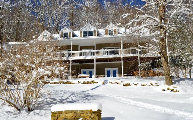 Bald Mountain House Inn at the Wolf Laurel Resort