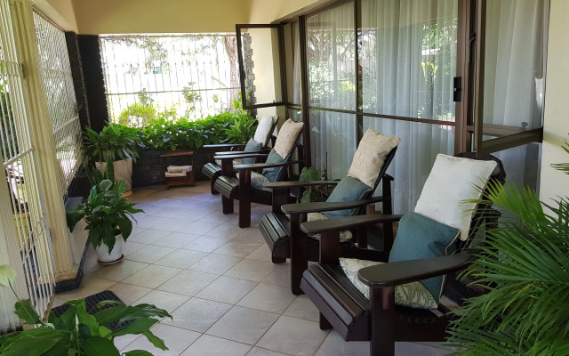 Charming 6-bed House With Swimming Pool in Harare