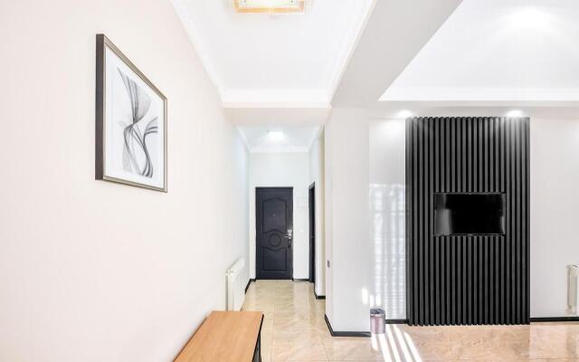 Отель Cron Palace Tbilisi