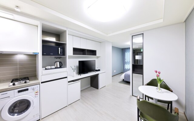 Bridge residence hotel