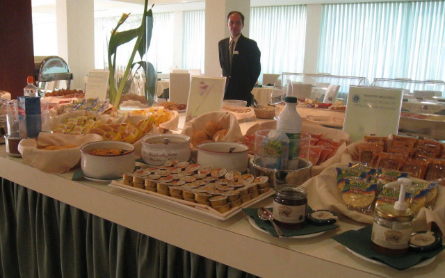 Hotel Embassy & Boston