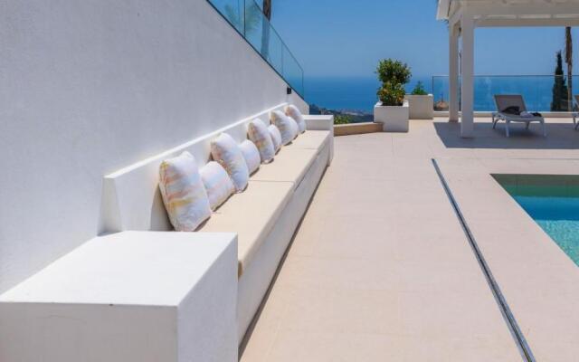 Casa What a Life Sayalonga by Ruralidays