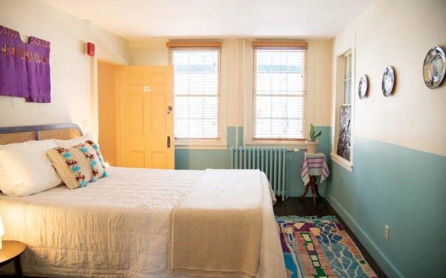 The Charleston House Bed & Breakfast