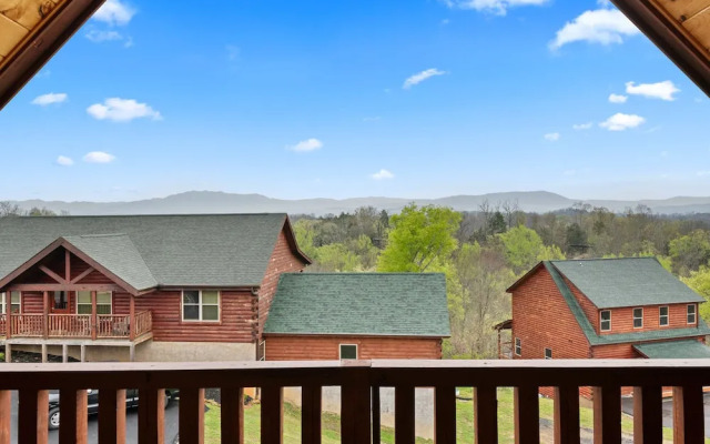 Cabin w/ Hot Tub & Game Room in the Smokys!