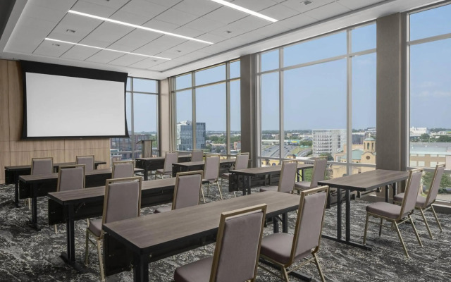 AC Hotel by Marriott Columbus Downtown