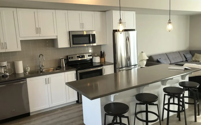 Executive Lakeview Town Home