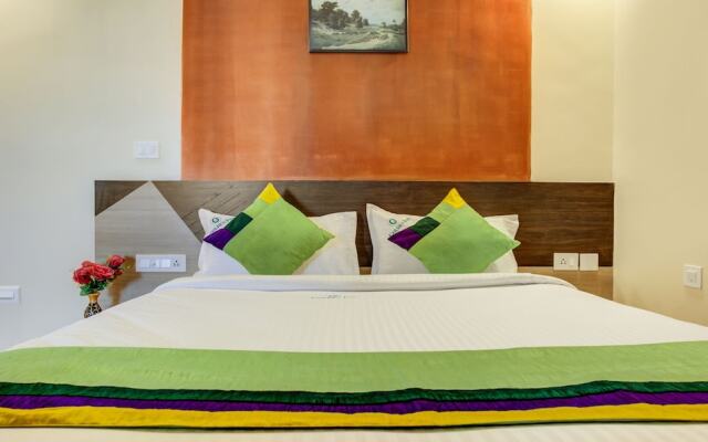 Treebo Golden Inn, 700 Mtrs From Promenade Beach