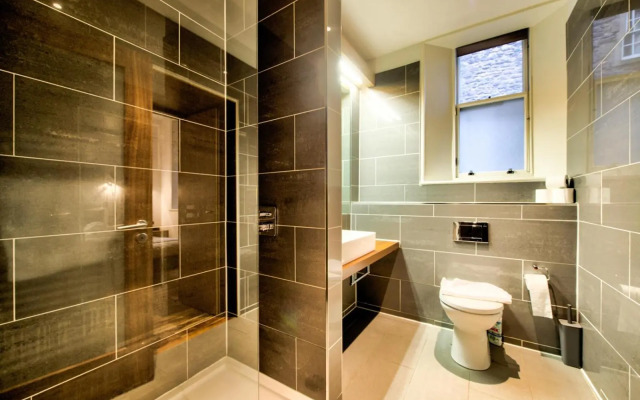 Sumptuous 2BR Apt Next To Edinburgh Castle!