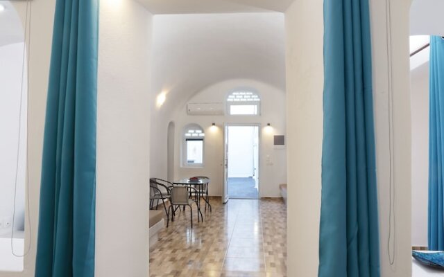Church & Cave - Santorini Private Residences
