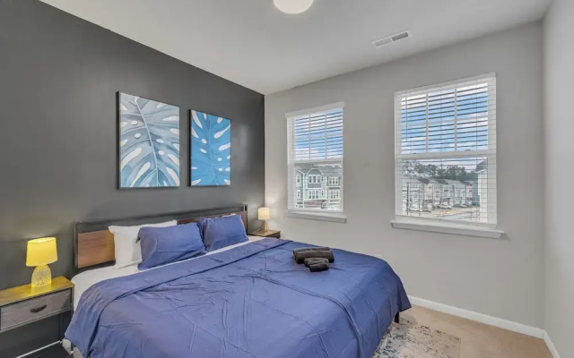 King 4BR Townhouse to Downtown Durham