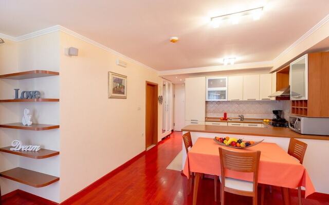 Leona & Borna's Central Lapad Suites