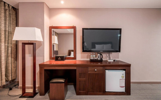 New Hilltop Hotel