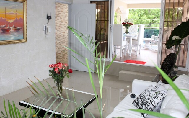 Fully Equipped New 3br Apt dt 2mins To The Beach