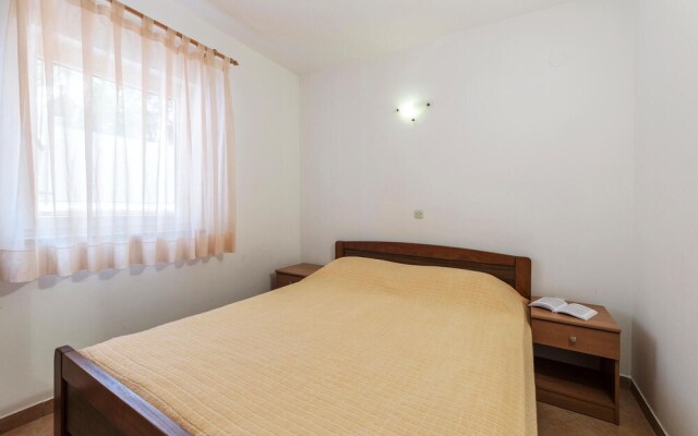 Awesome Home in Banjole With Wifi and 1 Bedrooms