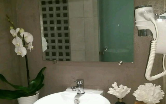 Galaxy City Hotel
