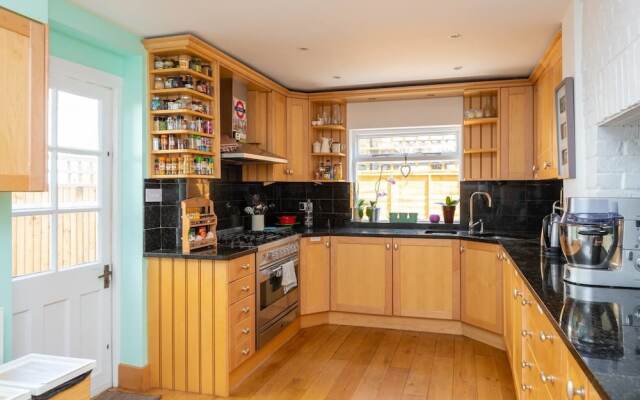 Big Family House Near Clapham Common