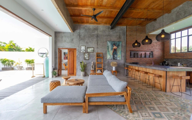 Villa Maje by Alfred in Bali - Tropical 3BD Villa w Pool Near Batu Belig Beach – Guest Rooms – Kerobokan Kelod