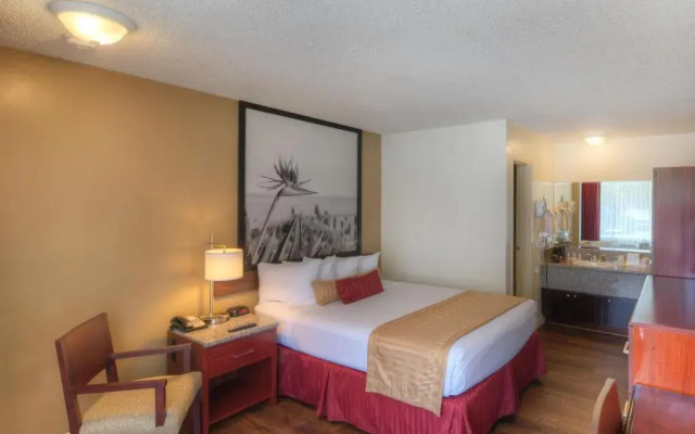 Kings Inn Anaheim at the Park & Convention Center