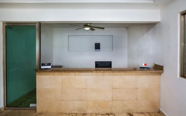 Capital O Cancun International Airport 24/7