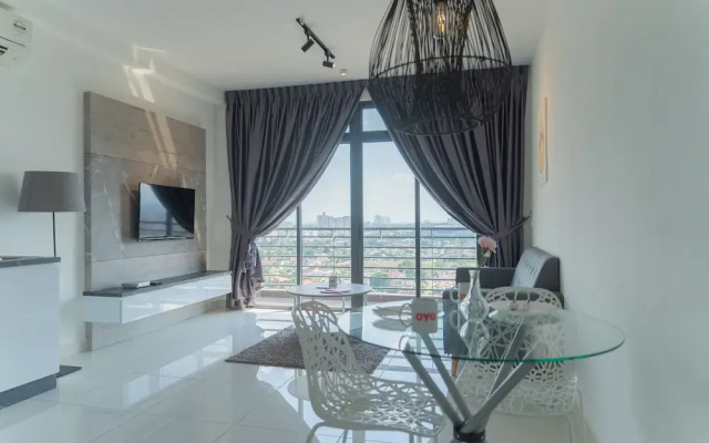 OYO Home 43995 Premium 3br 1tebrau