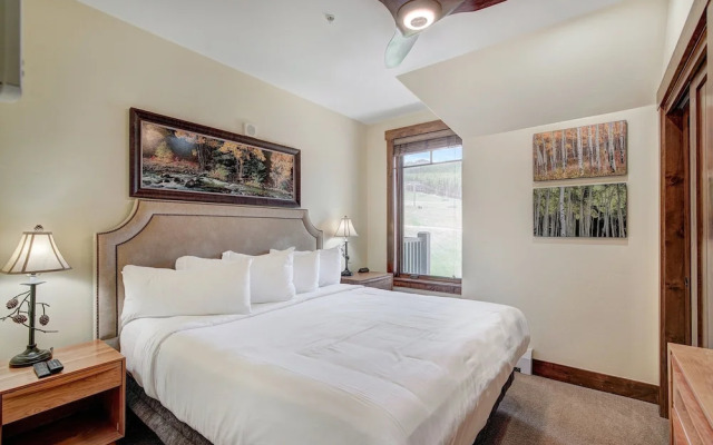 Crystal Peak Lodge