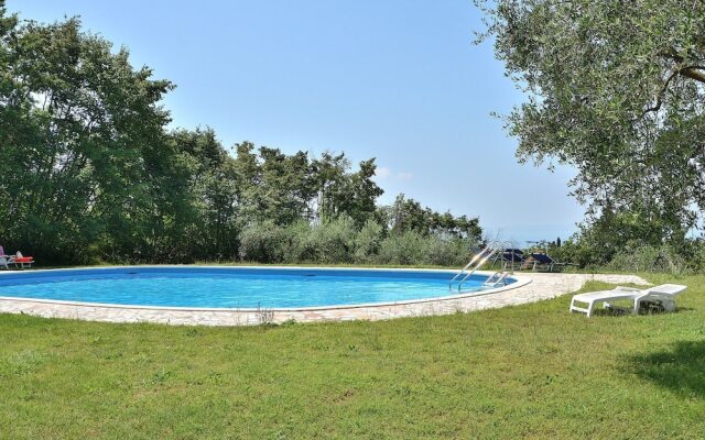 Residence Ai Vigneti With Pool