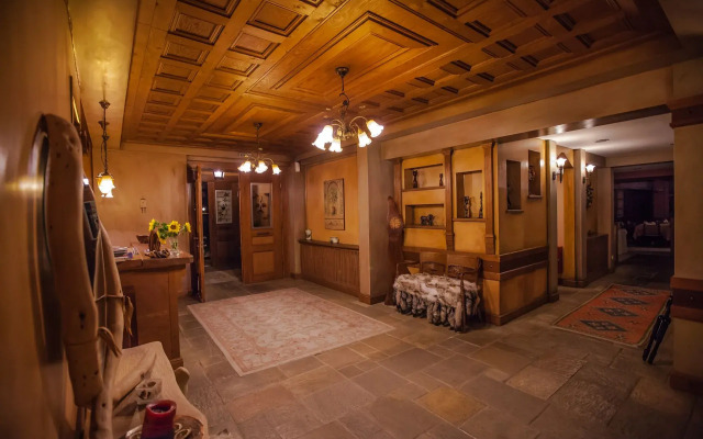 Vitina House Forest Resort