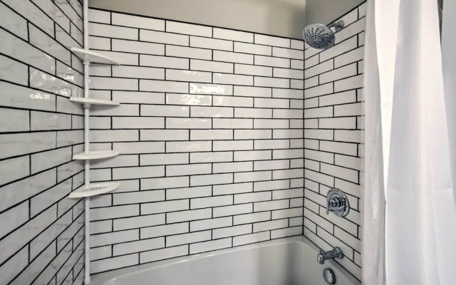 Well-appointed Pittsburgh Home: 1 Mi to Dtwn!
