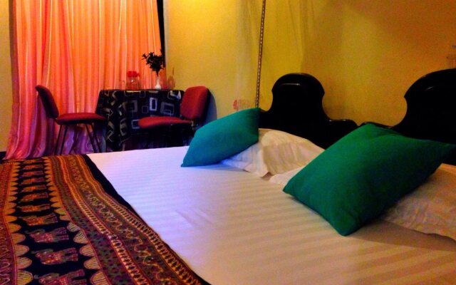 Sana's Beach Guesthouse and Restaurant