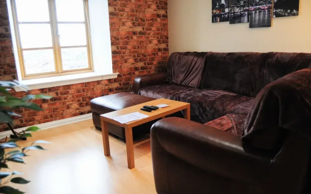Spiers Wharf Apartment