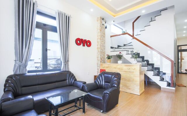 Oyo 671 Ez'S House Hotel