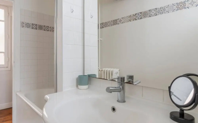 Eiffel Tower Saint Residence