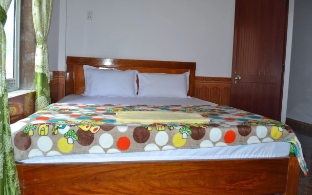 Green Riverside Cosy Home