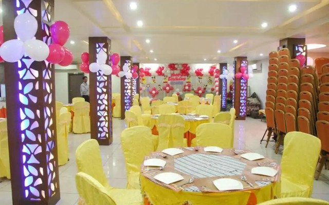 OYO 13494 Hotel Nakshatra Inn