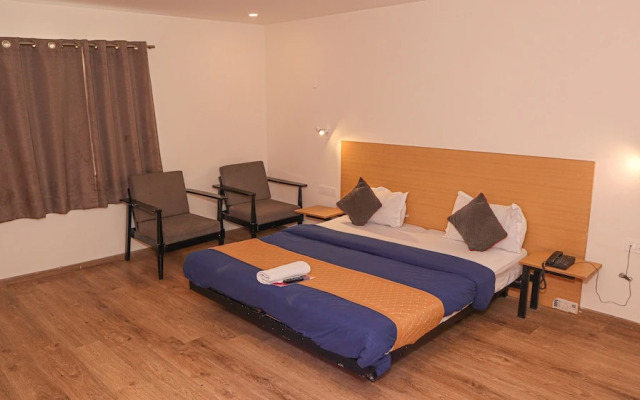 Noida Grand 121 by F9 Hotels