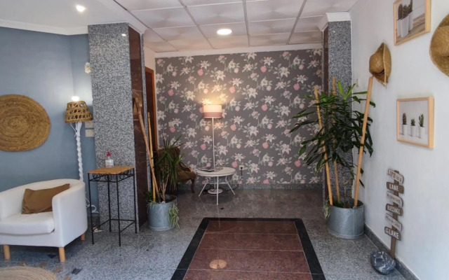 Apartamentos Vistalegre con jardín tranquilos cerca del mar